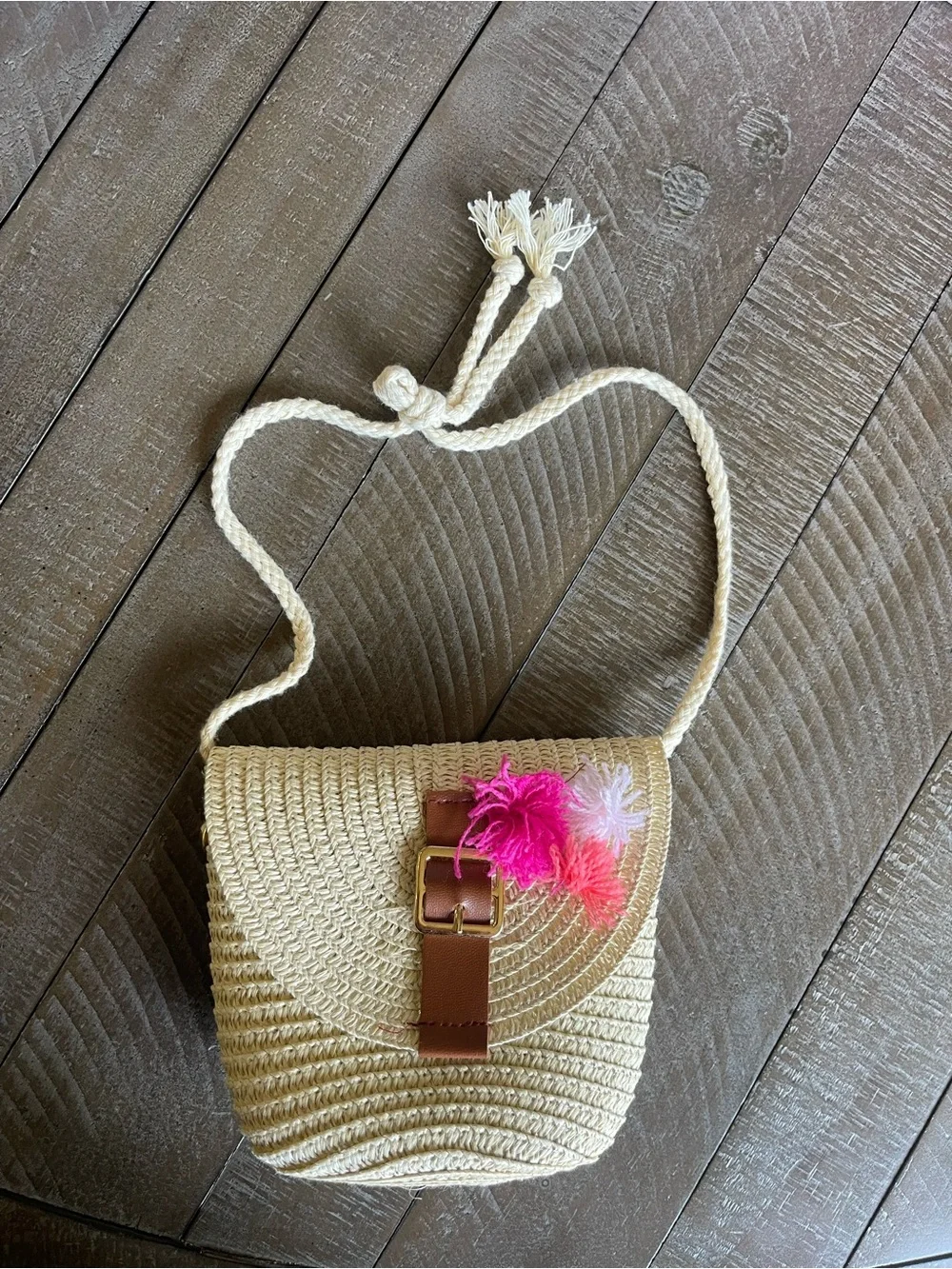 Kids Straw Crossbody Purse with Pink Pom-Pom Accent & Capybara Nail set